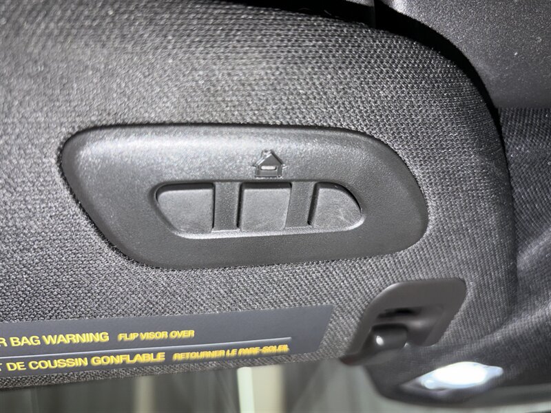 Used 2022 Chevrolet Corvette Stingray Coupe w/ Z51 2LT w/ Z51 Performance Package RWD image 22