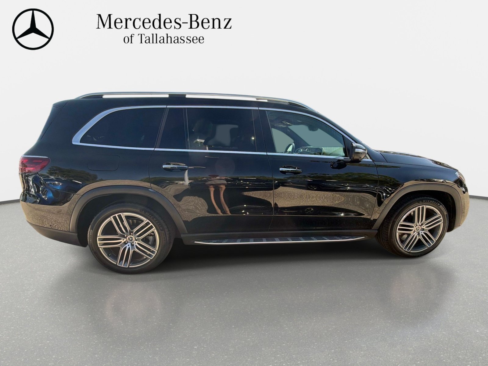 Used 2024 Mercedes-Benz GLS 450 4MATIC image 4
