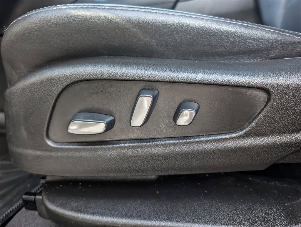 Used 2022 Cadillac XT5 Sportv w/ LPO, ONYX Package image 12