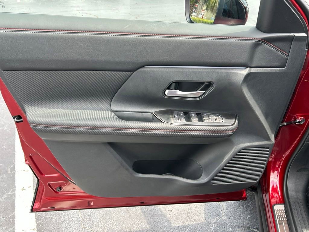 New 2026 Nissan Kicks SR FWD image 10