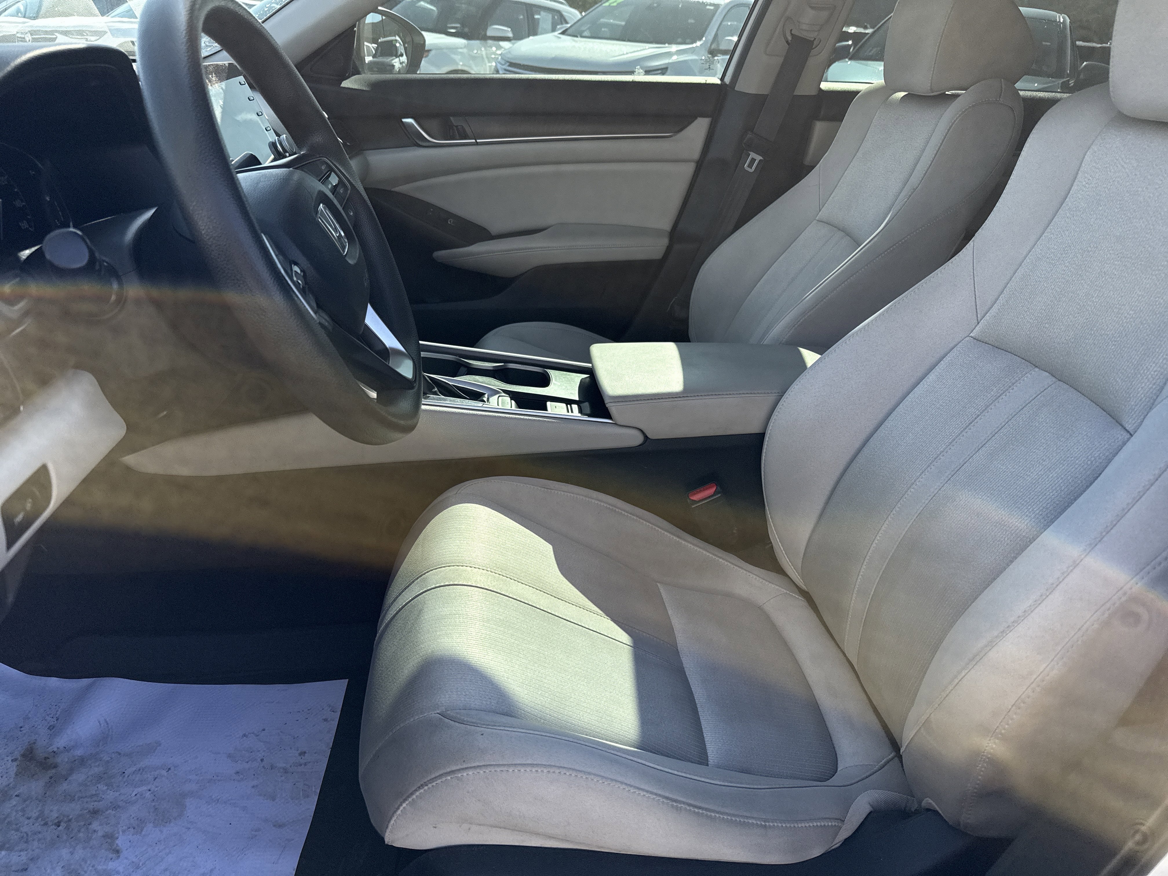 Used 2018 Honda Accord EX image 12