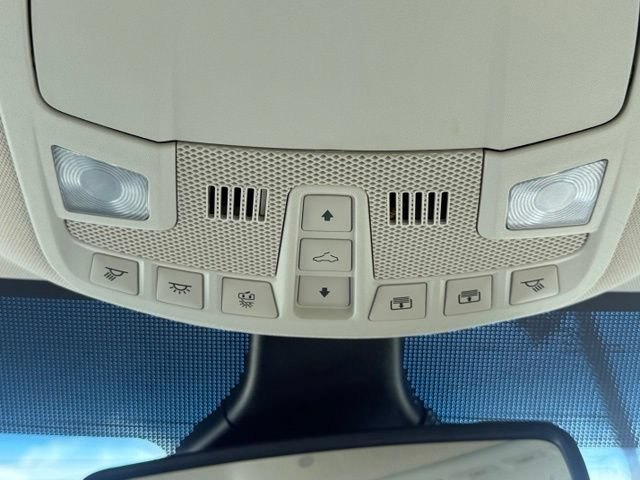 Used 2022 Ford Edge Titanium w/ Equipment Group 301A AWD/4WD image 32