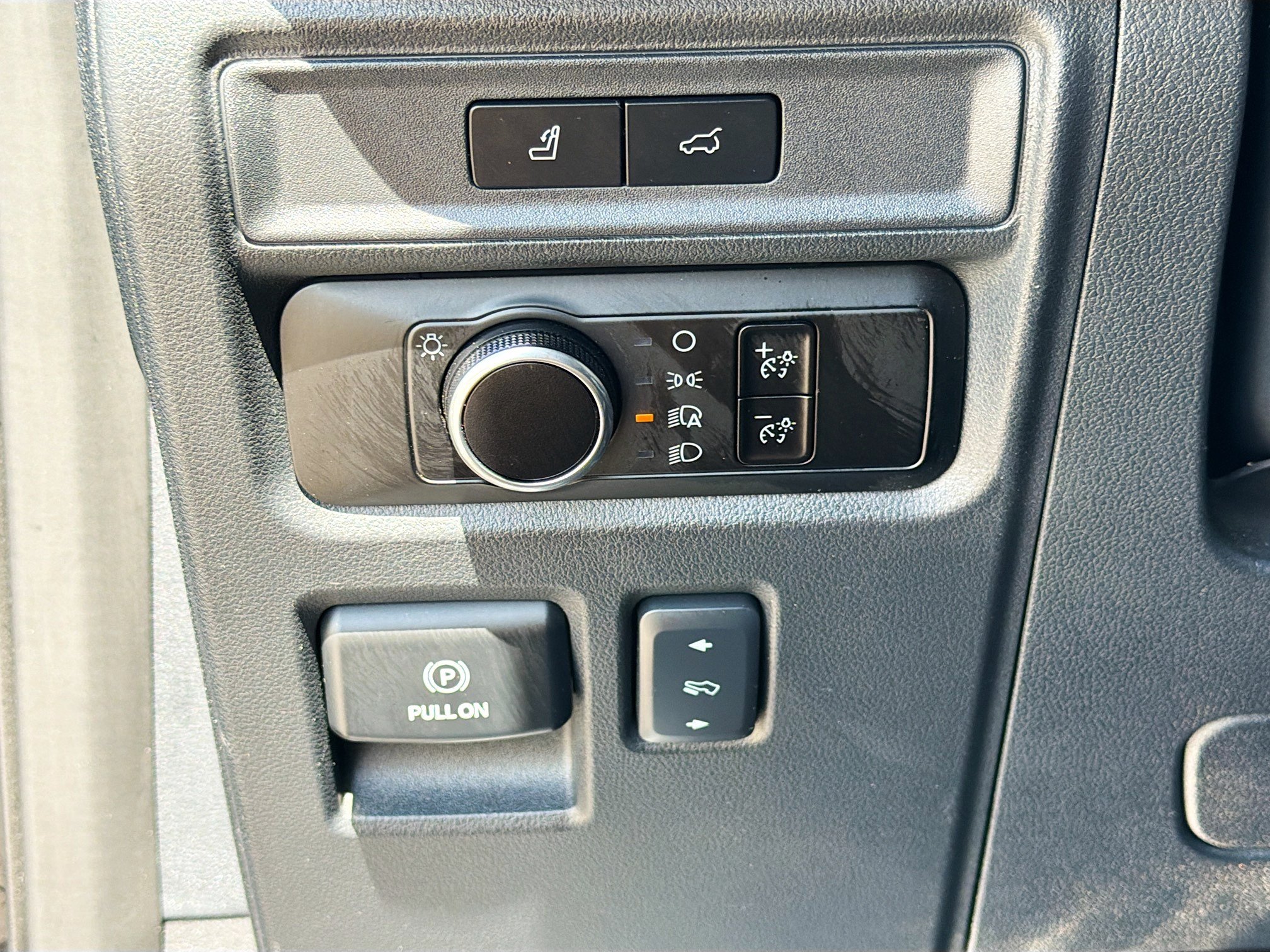 Used 2024 Ford Expedition XLT AWD/4WD image 34
