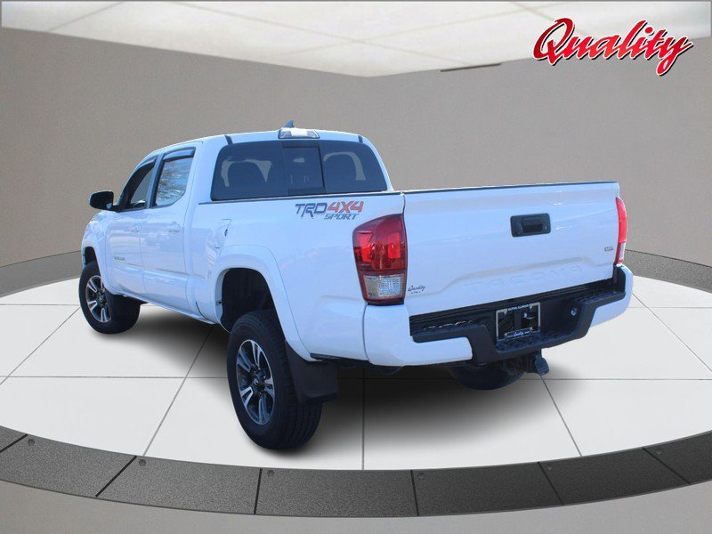 Used 2017 Toyota Tacoma TRD Sport w/ Tow Package image 5