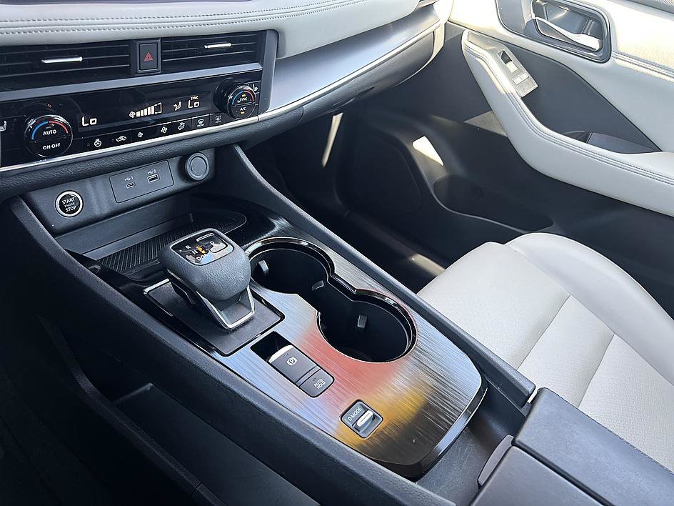 Certified 2023 Nissan Rogue SV w/ SV Premium B Package FWD image 27