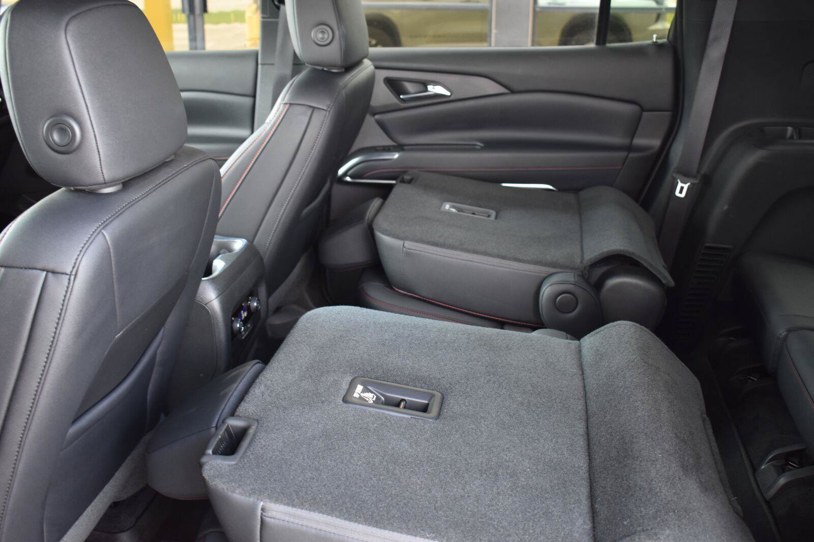 Used 2025 Chevrolet Traverse Z71 w/ Driver Confidence Package AWD/4WD image 52