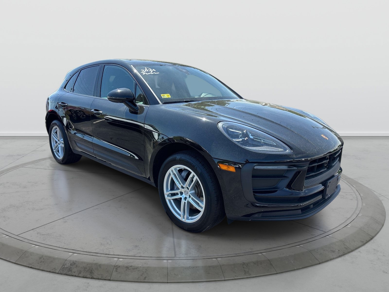 Used 2024 Porsche Macan AWD/4WD image 6