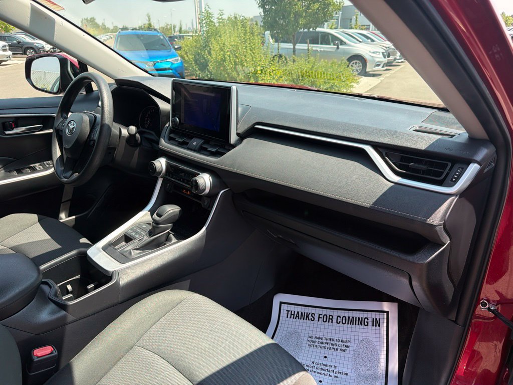 Used 2025 Toyota RAV4 XLE AWD/4WD image 11