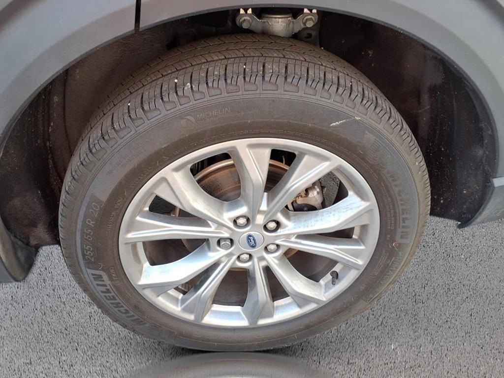 Used 2023 Ford Explorer XLT w/ Equipment Group 202A image 30