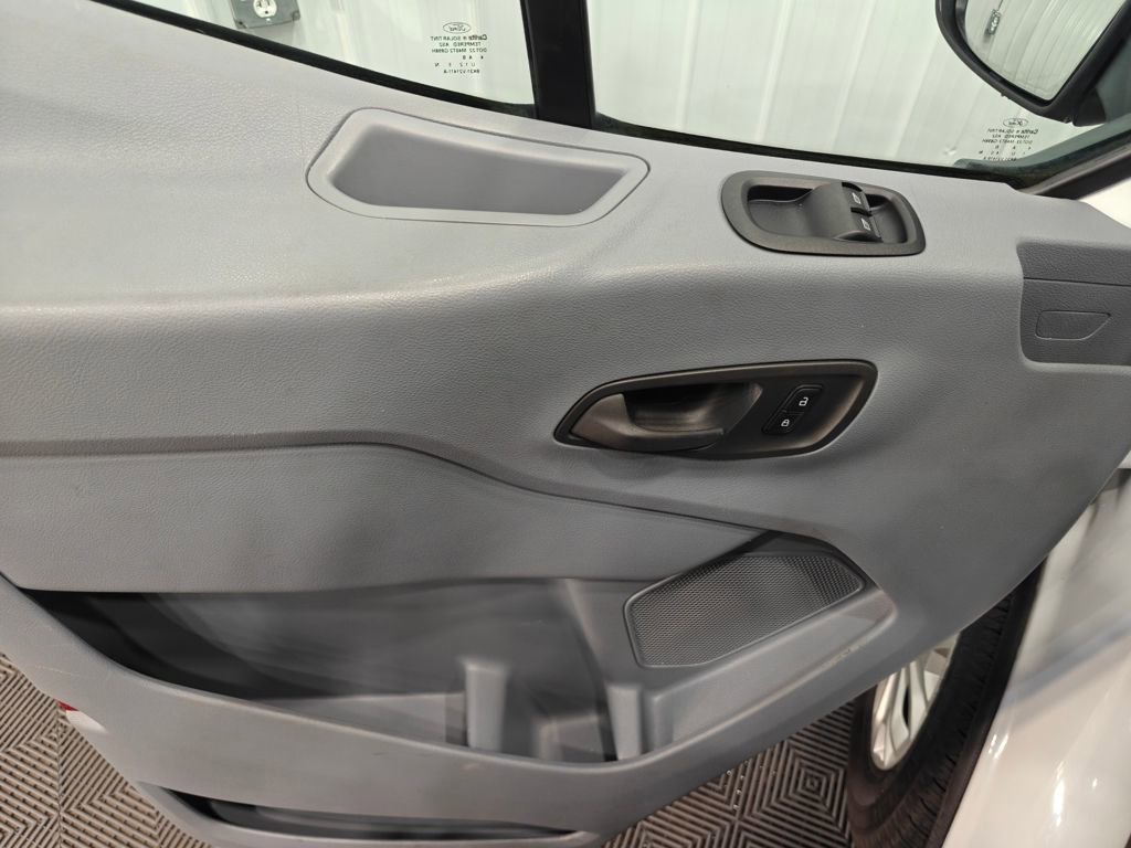 Used 2015 Ford Transit 150 XLT image 38