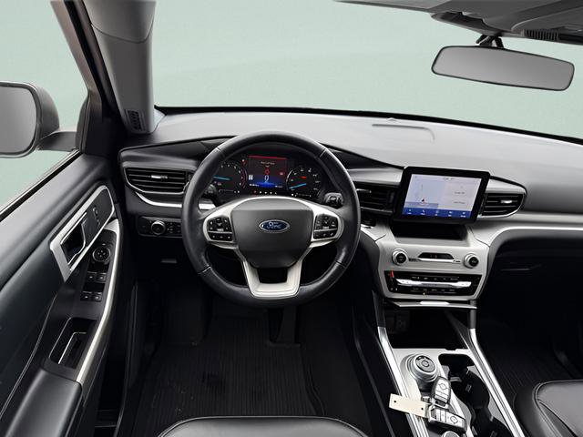 Used 2022 Ford Explorer XLT w/ Equipment Group 202A AWD/4WD image 7