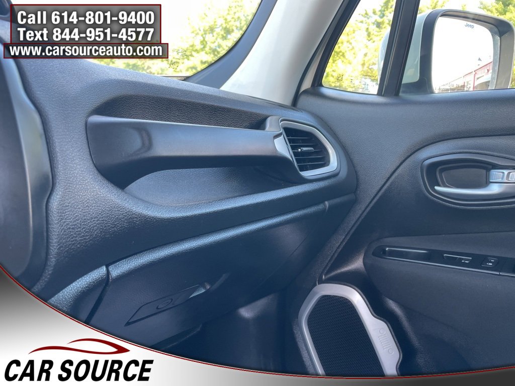 Used 2018 Jeep Renegade Latitude w/ Cold Weather Group image 21