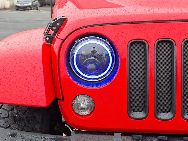 Used 2015 Jeep Wrangler Unlimited Sahara w/ Quick Order Package 24X AWD/4WD image 9
