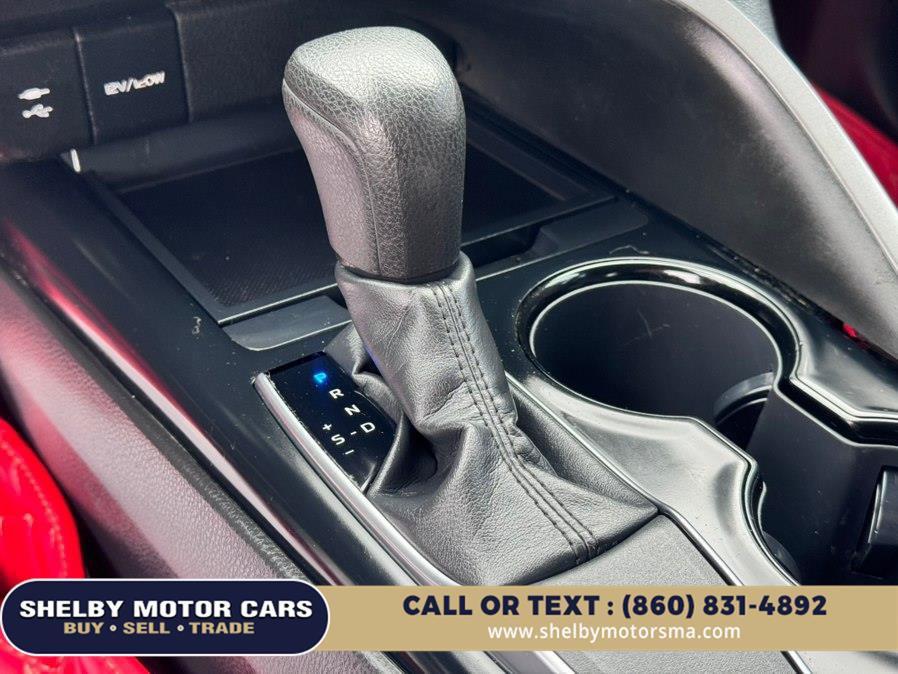 Used 2019 Toyota Camry LE w/ Carpet Mat Package FWD image 12