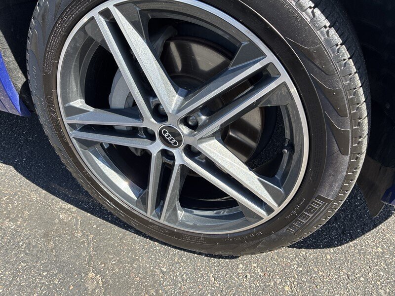 Used 2022 Audi Q5 e Premium Plus w/ Premium Plus Package AWD/4WD image 9