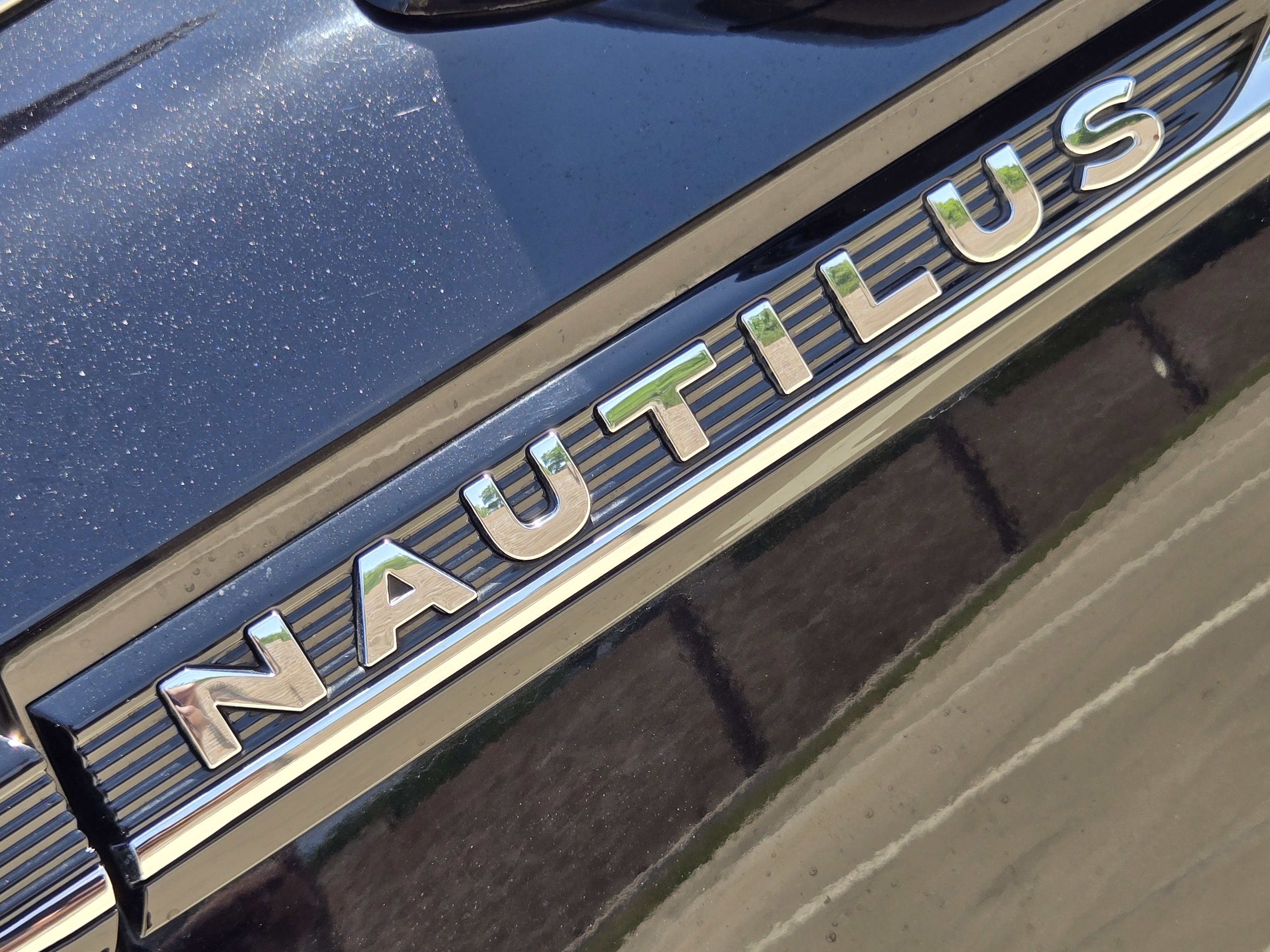 Used 2022 Lincoln Nautilus Reserve w/ Monochromatic Package AWD/4WD image 30