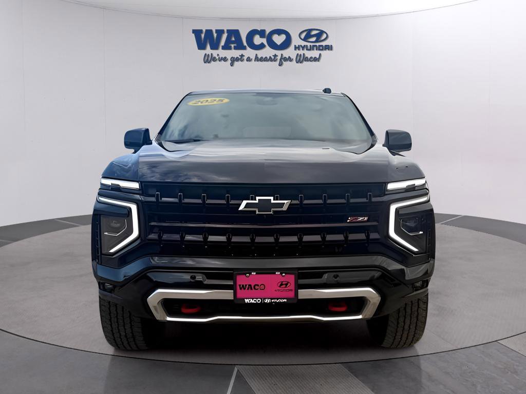 Used 2025 Chevrolet Suburban Z71 image 3