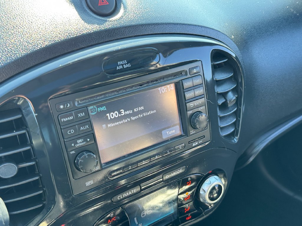 Used 2012 Nissan Juke SL FWD image 25