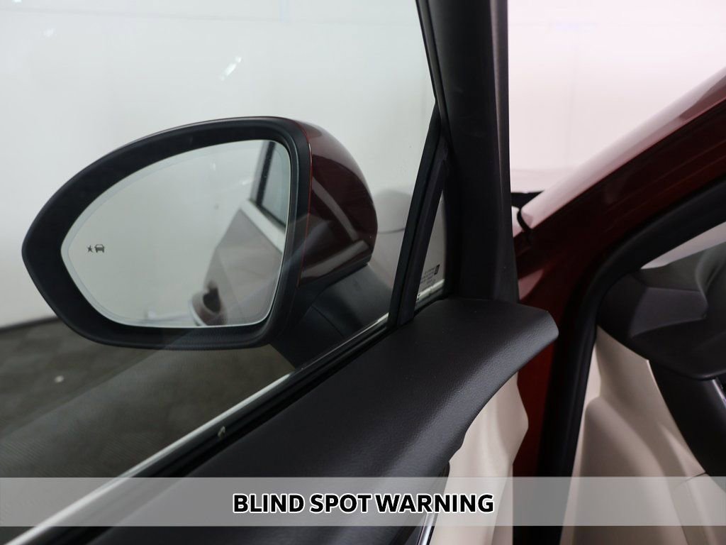 Used 2023 Buick Envision Preferred image 3