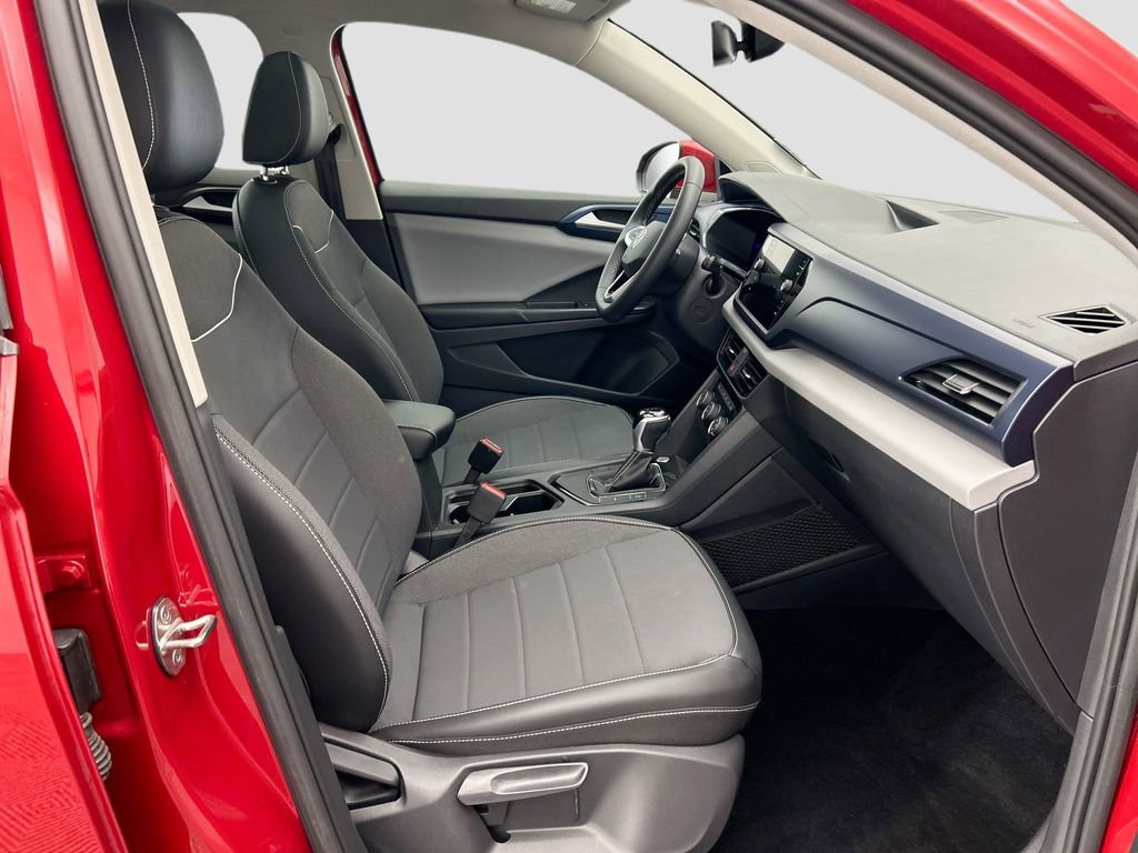 Certified 2023 Volkswagen Taos SE w/ Panoramic Sunroof Package image 18