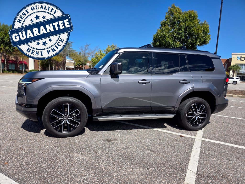 Used 2024 Lexus GX 550 AWD/4WD image 3