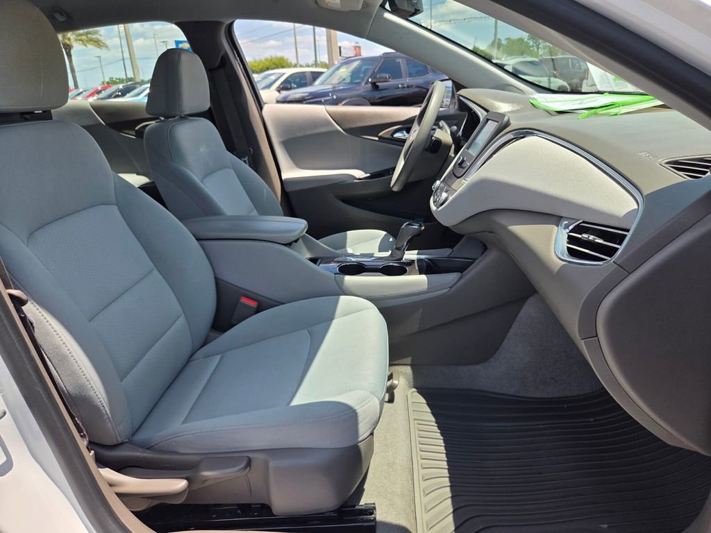 Certified 2018 Chevrolet Malibu LT w/ LPO, Convenience Package 2 FWD image 17