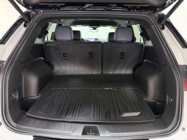 Used 2024 Chevrolet Blazer RS w/ Driver Confidence II Package image 9