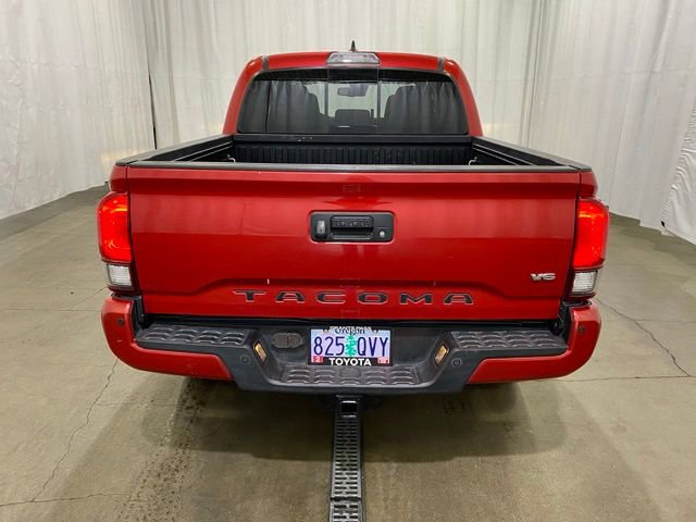 Certified 2018 Toyota Tacoma TRD Off-Road w/ Technology Package image 4