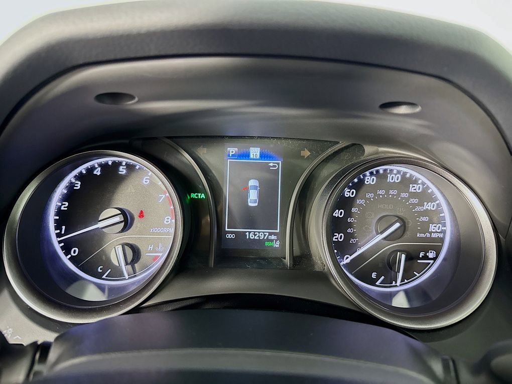 Used 2024 Toyota Camry SE w/ Cold Weather Package image 18