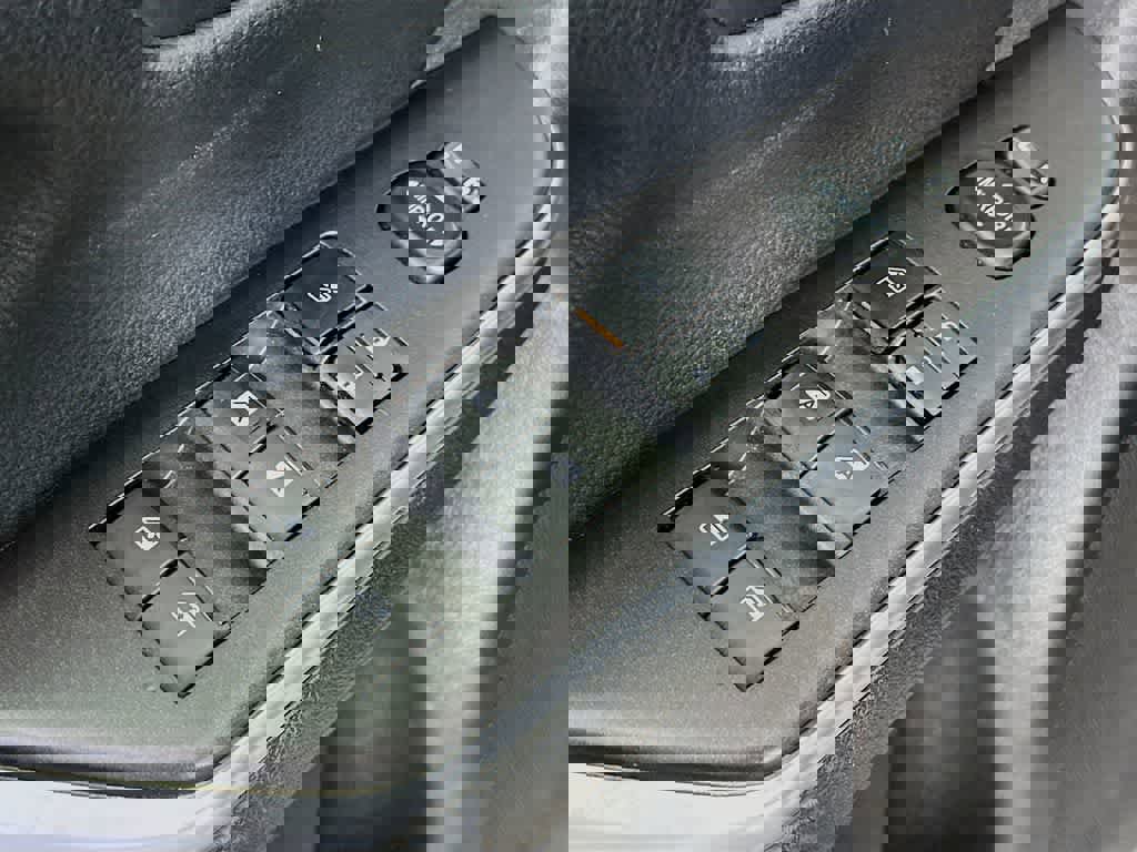 Used 2017 Toyota Camry SE image 27