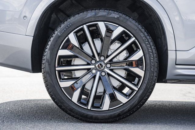 Used 2026 Volvo XC90 B6 Ultra w/ Protection Package Premier image 16