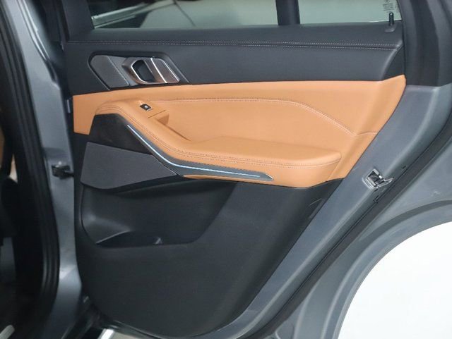 Certified 2024 BMW X5 xDrive40i w/ Premium Package image 31