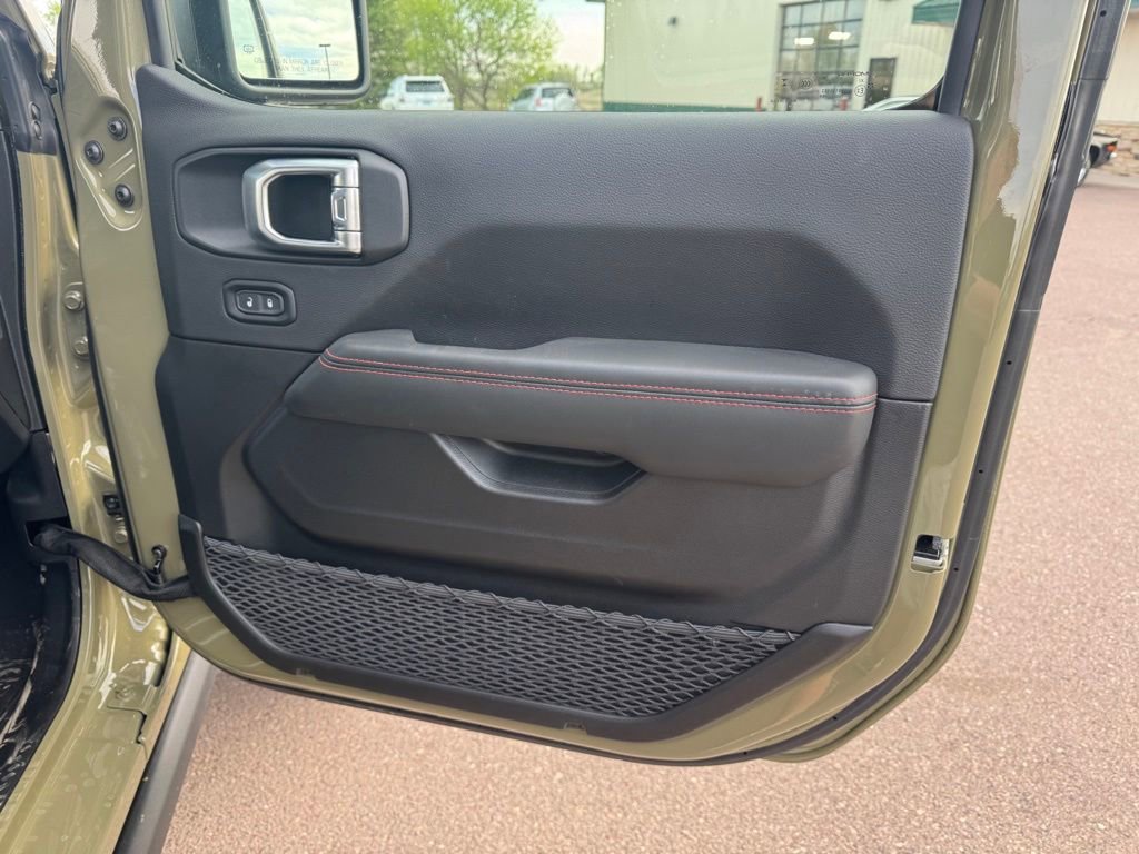 Used 2026 Jeep Wrangler Unlimited Rubicon AWD/4WD image 21