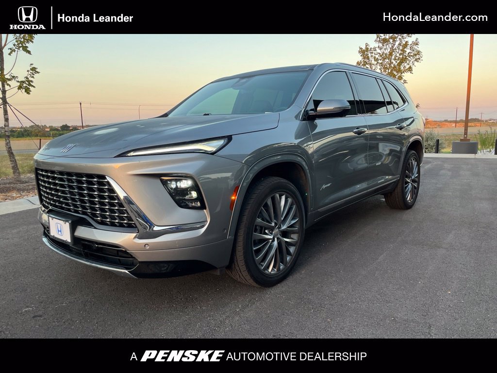 Used 2025 Buick Enclave Avenir w/ Super Cruise Package FWD image 1