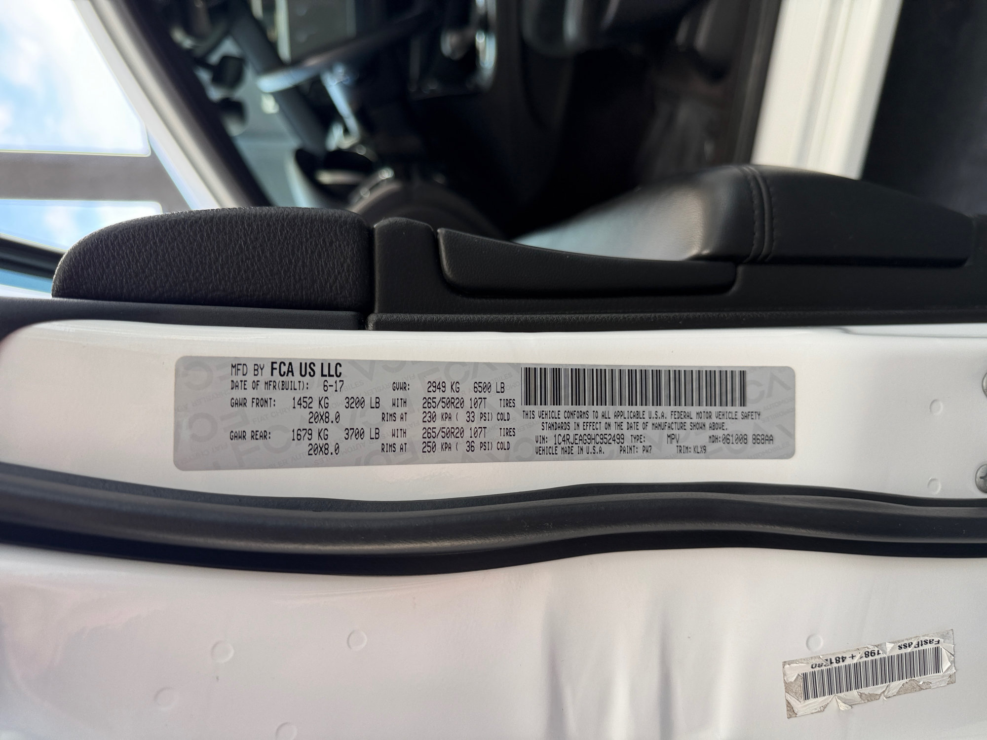 Certified 2017 Jeep Grand Cherokee Altitude RWD image 24