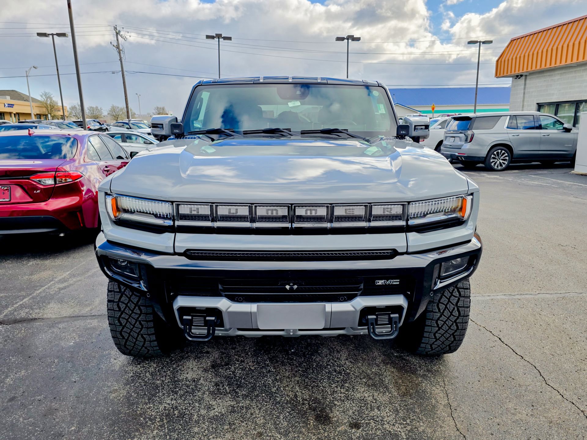 Used 2024 GMC Hummer EV 2X w/ Extreme Off-Road Package image 2