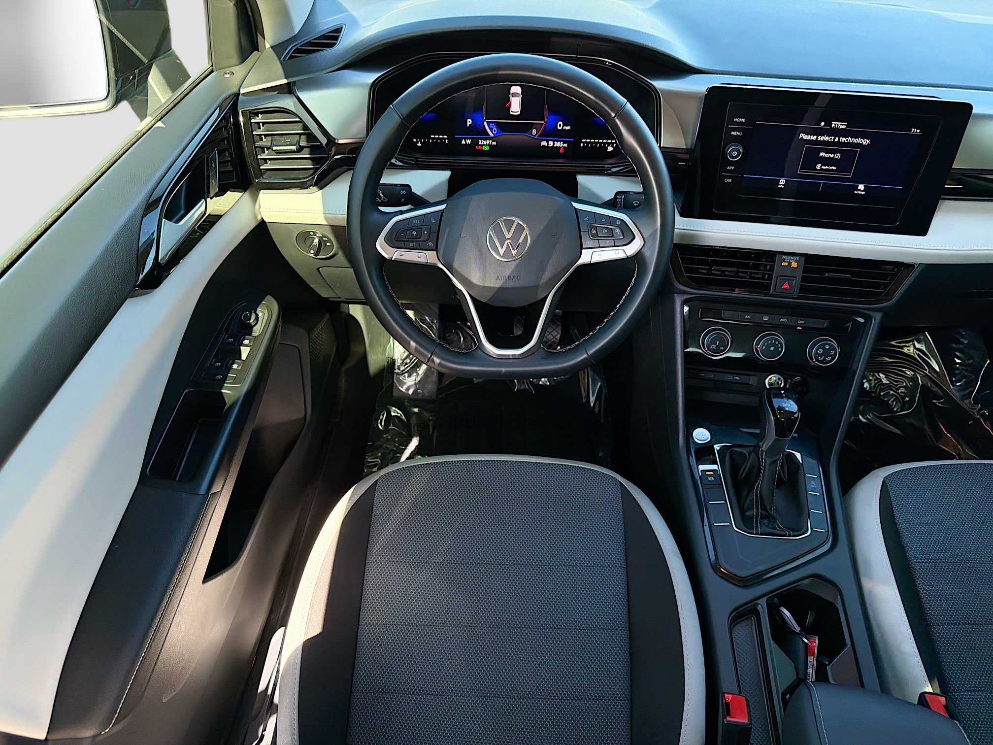 Used 2025 Volkswagen Taos S image 16