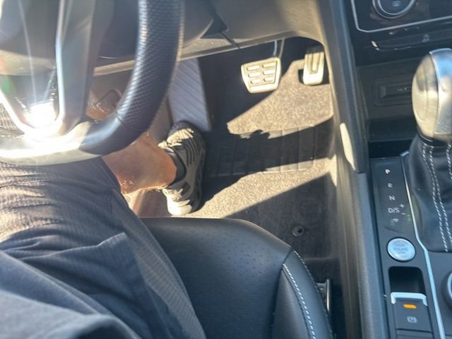 Used 2023 Volkswagen Atlas SEL R-Line image 21