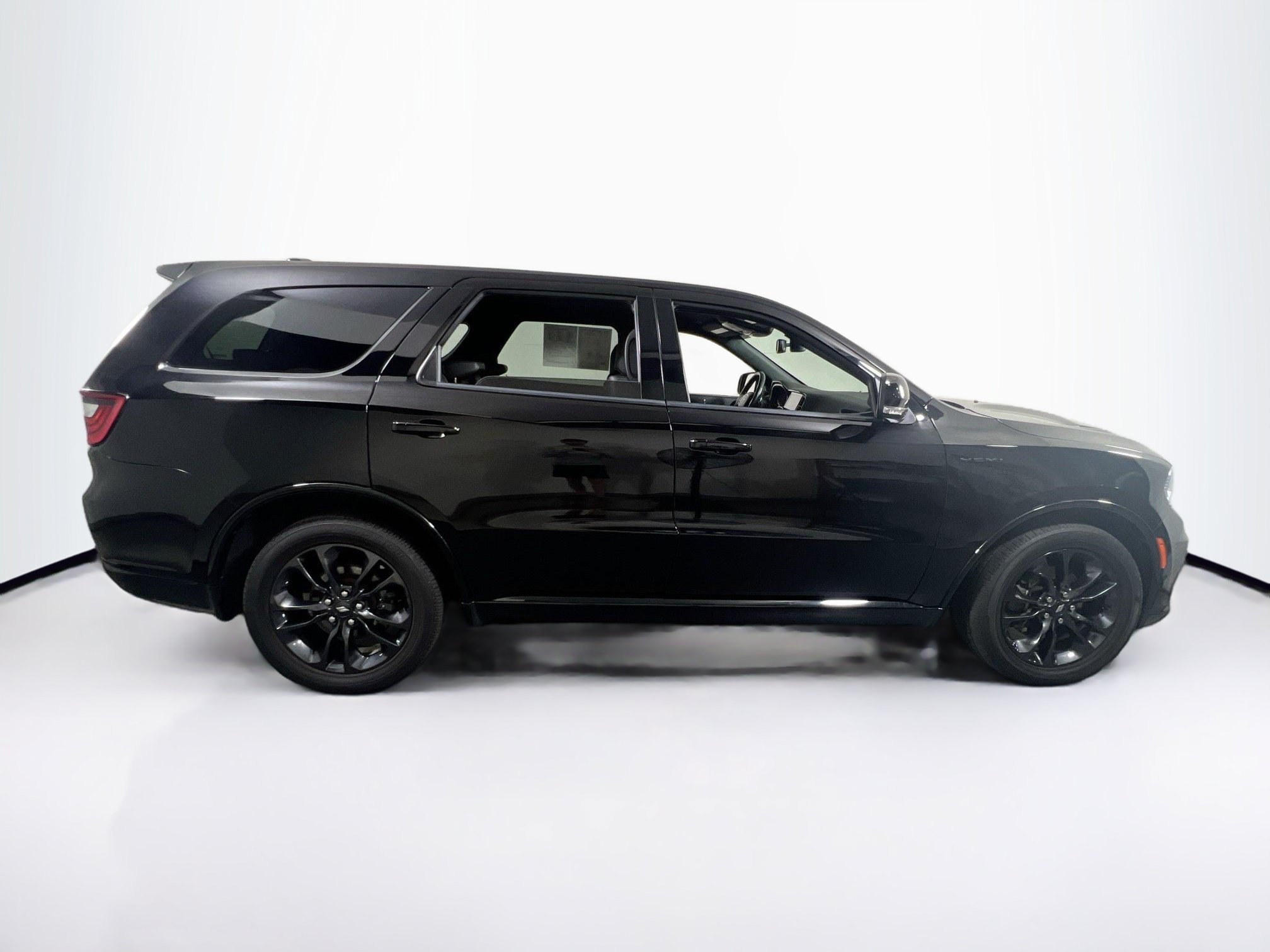 Used 2022 Dodge Durango R/T w/ Blacktop Package AWD/4WD image 4