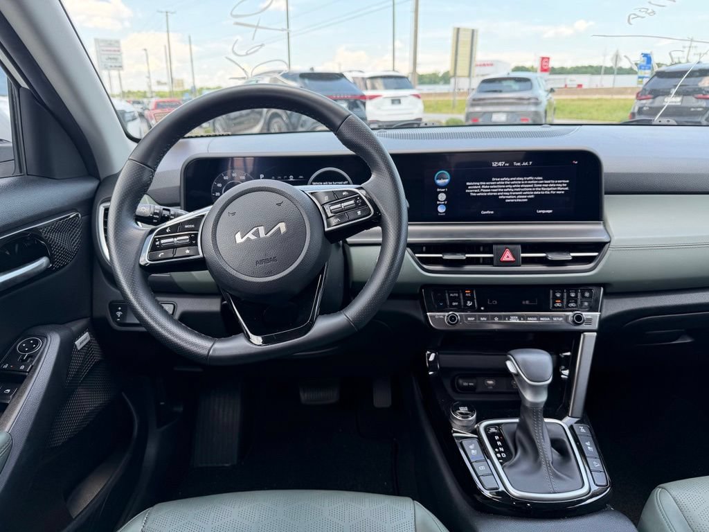 Certified 2024 Kia Seltos SX w/ SX Sunroof Package AWD/4WD image 16