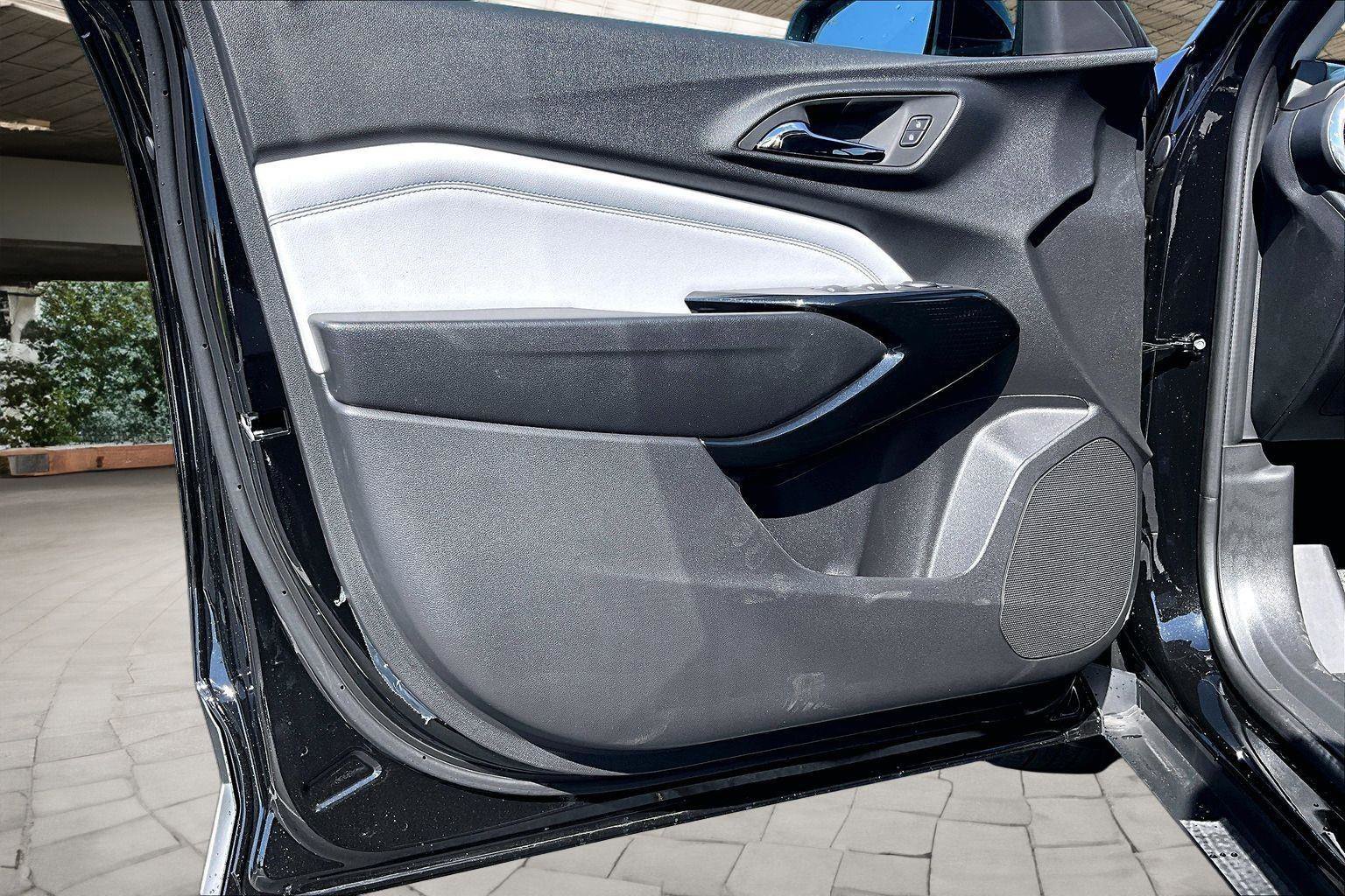 New 2026 Chevrolet Trax LT w/ Driver Confidence Package image 9