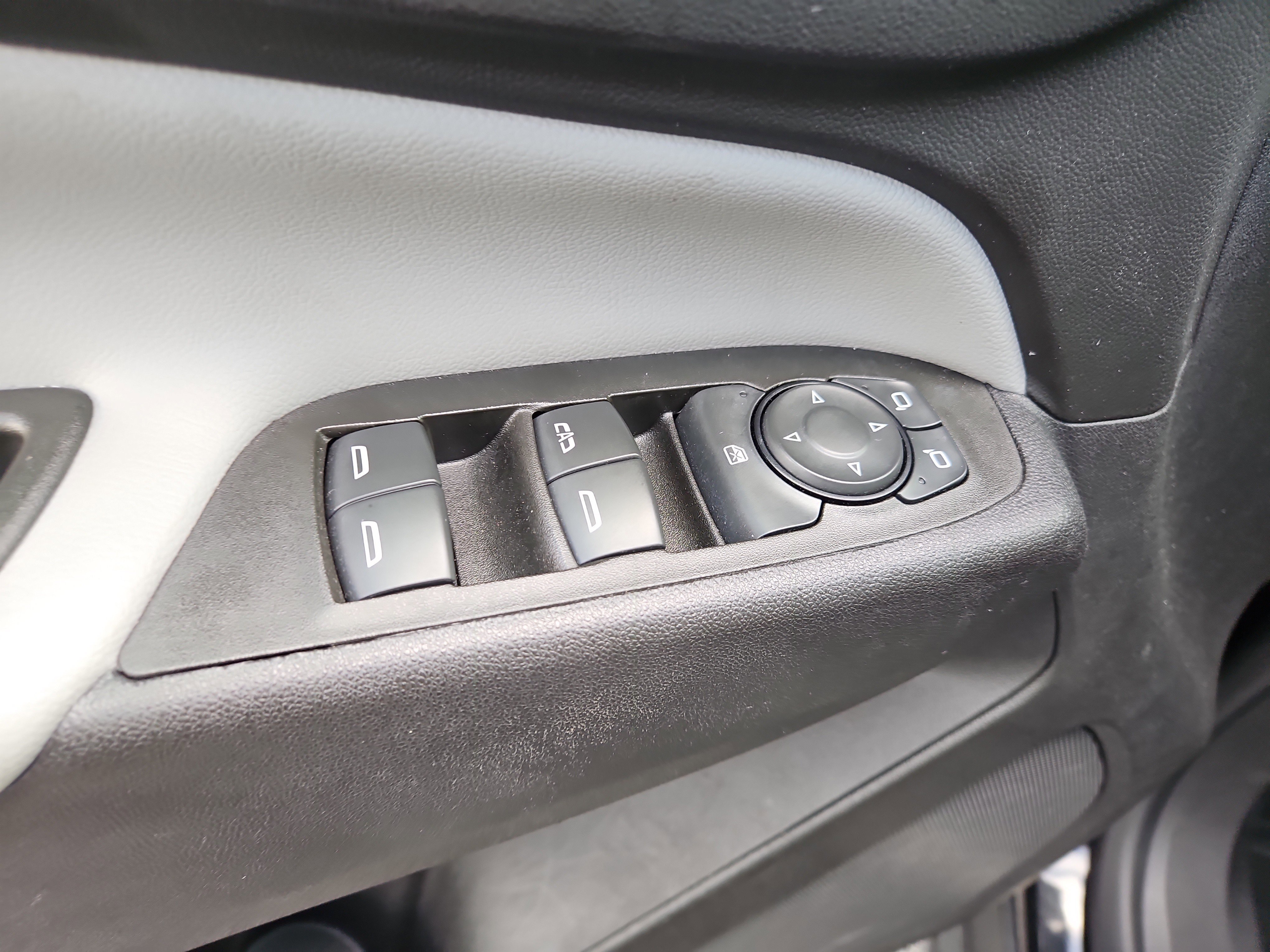Used 2024 Chevrolet Equinox LS w/ LS Convenience Package FWD image 17