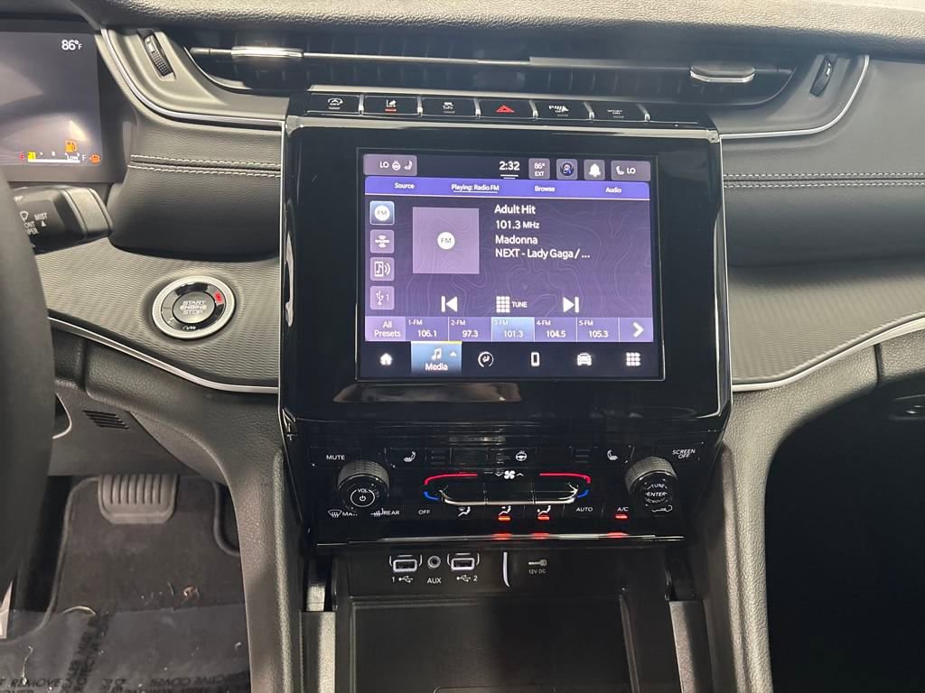 New 2025 Jeep Grand Cherokee Laredo X w/ Luxury Tech Group I image 17