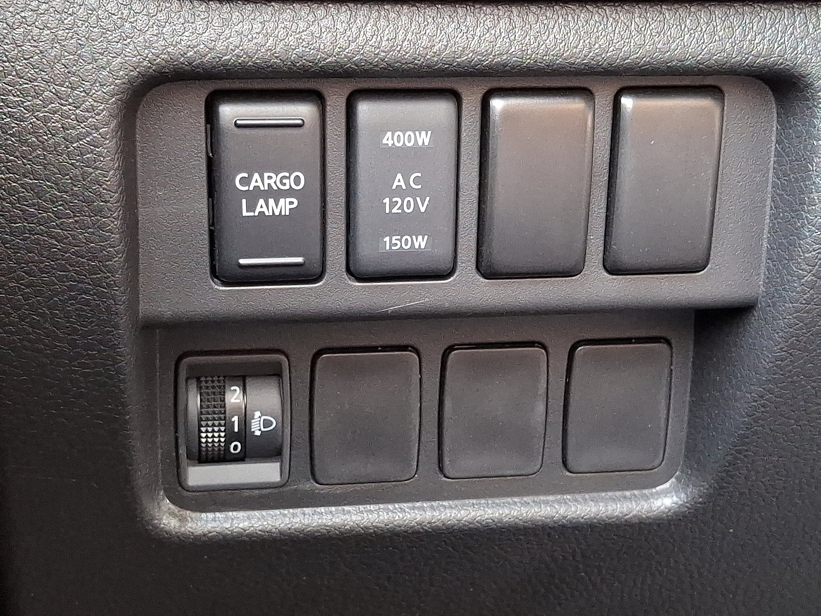 Certified 2024 Nissan Titan SV w/ SV Bronze Edition Package image 28