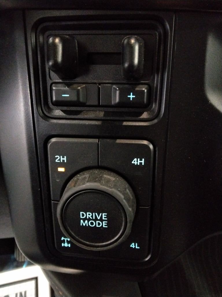 Used 2024 Ford F250 Platinum image 19