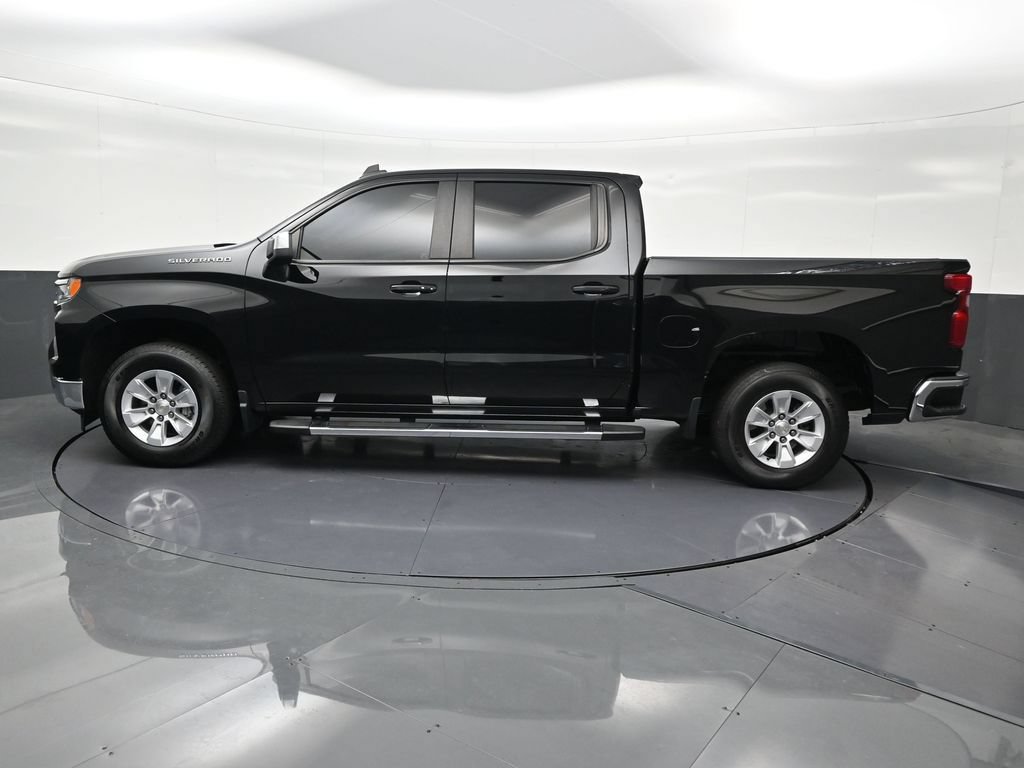 Used 2023 Chevrolet Silverado 1500 LT RWD image 2