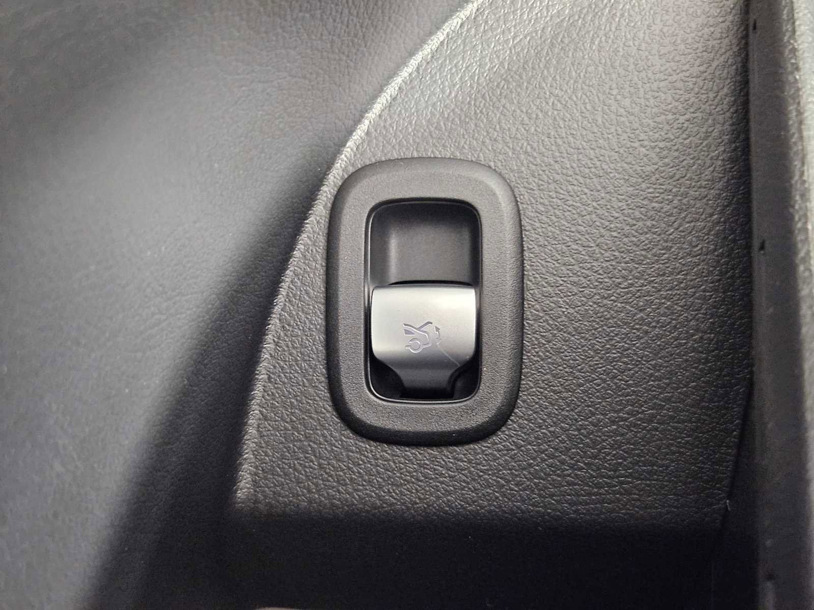 New 2025 Mercedes-Benz GLC 300 4MATIC image 40