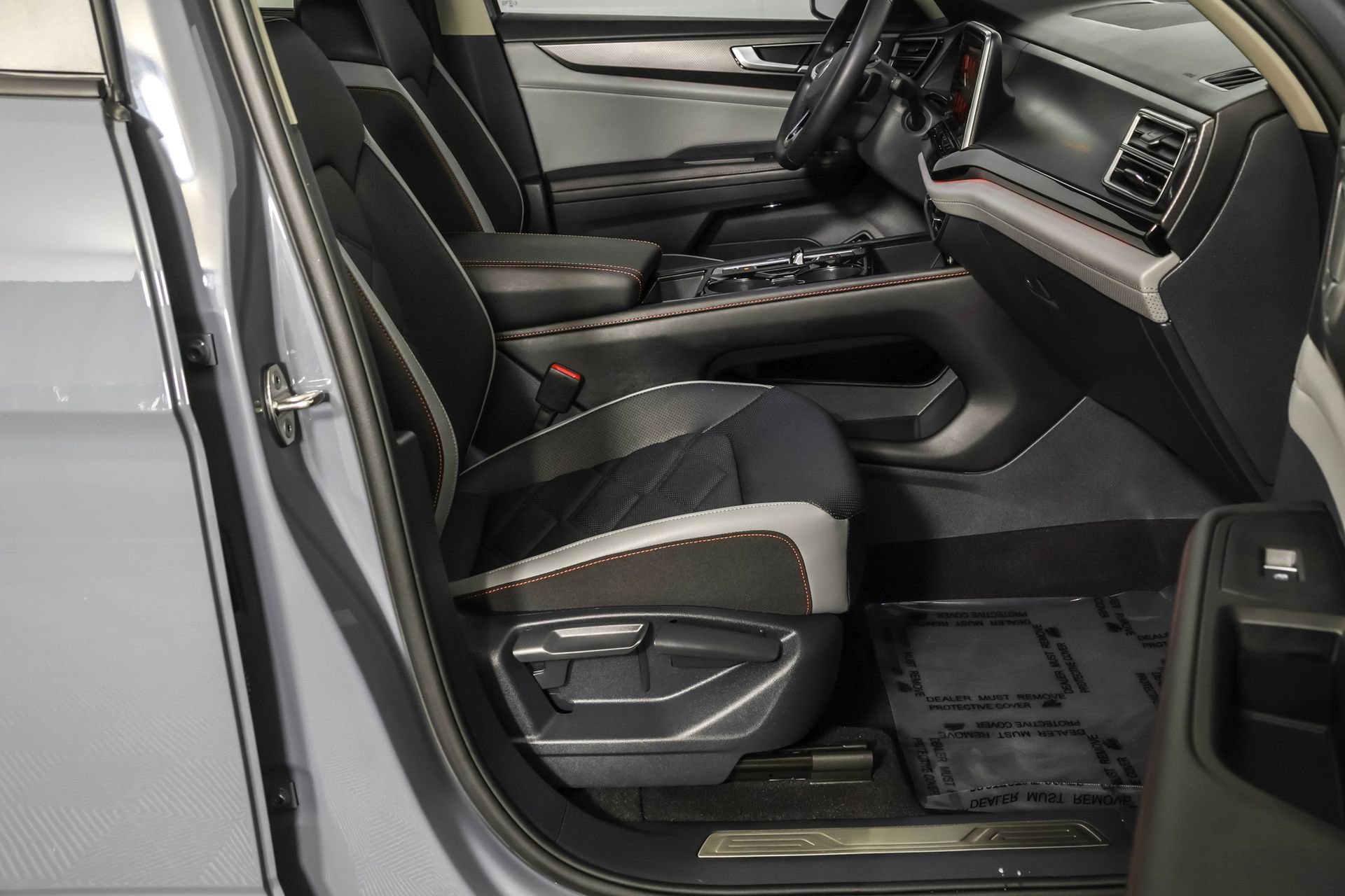 Used 2024 Volkswagen Atlas Peak Edition SE image 48