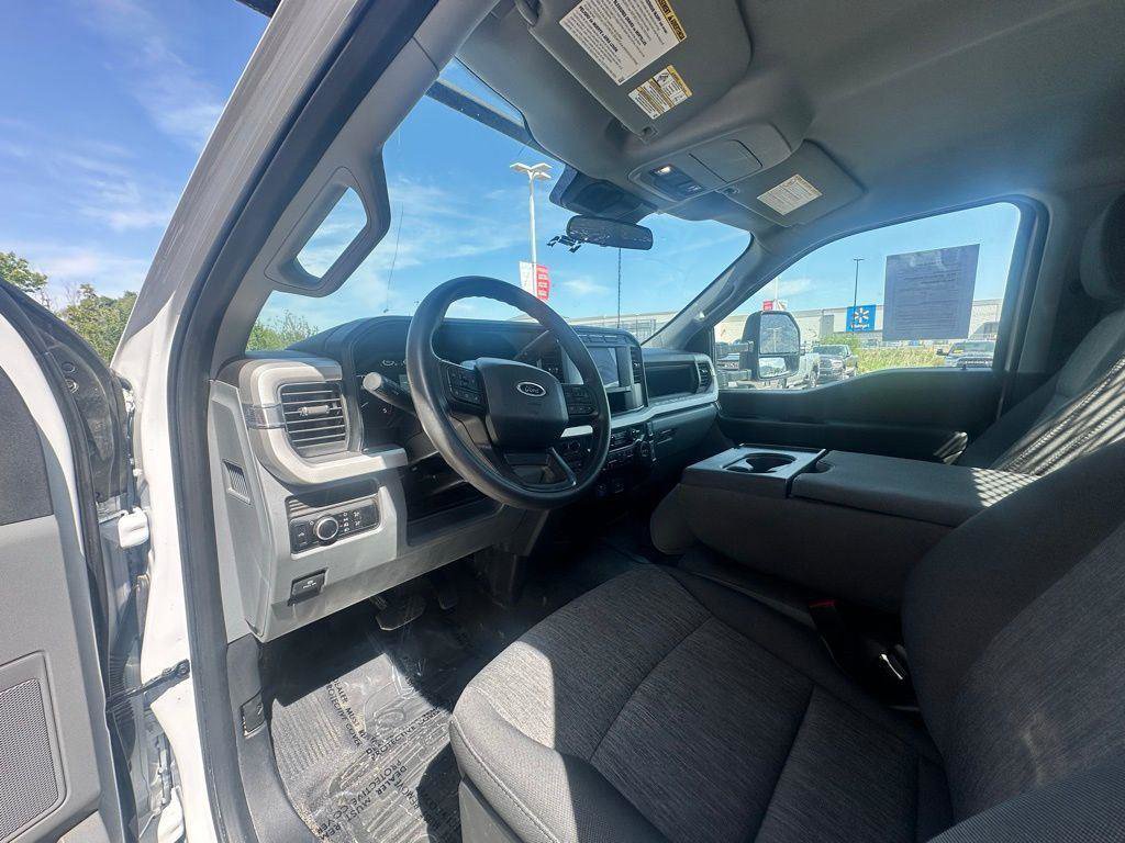 Used 2024 Ford F250 XL image 11