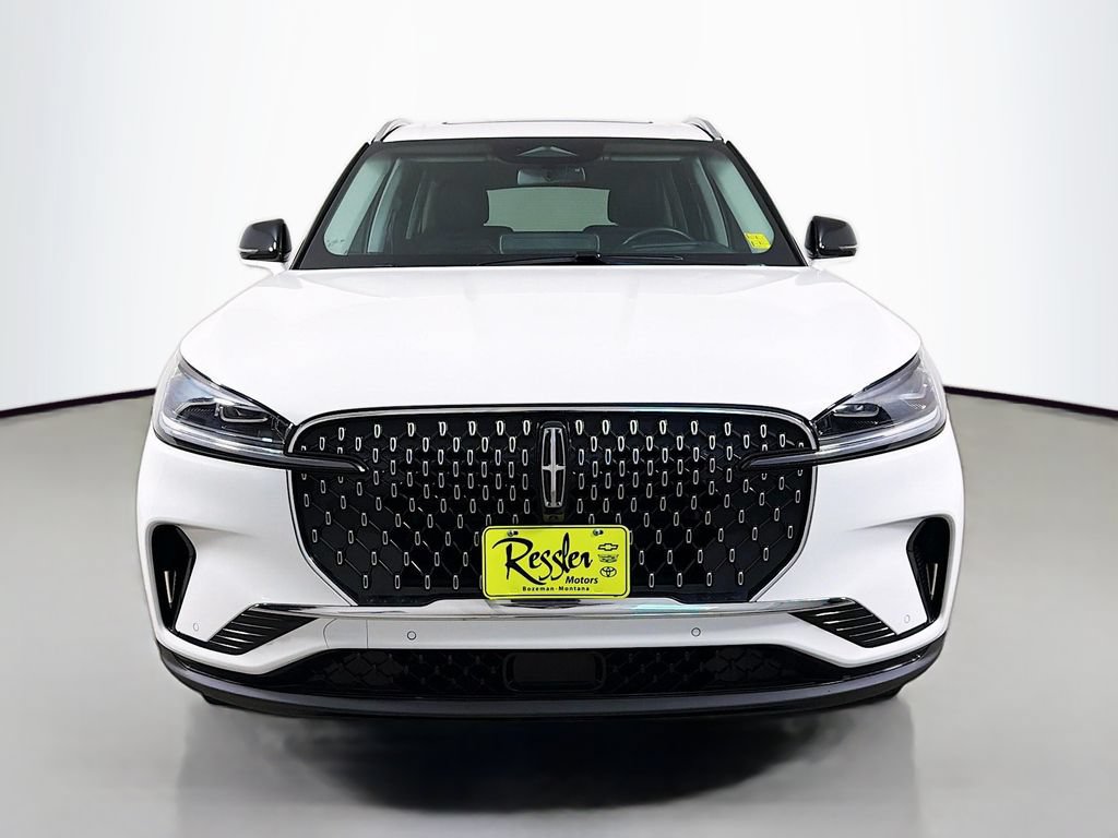 Used 2025 Lincoln Aviator Reserve AWD/4WD image 2